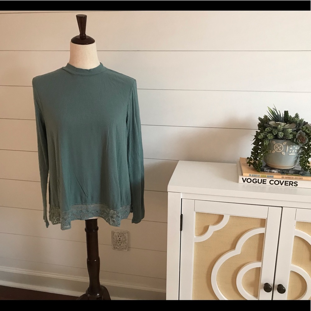 Taylor & Sage Lace Hem Top